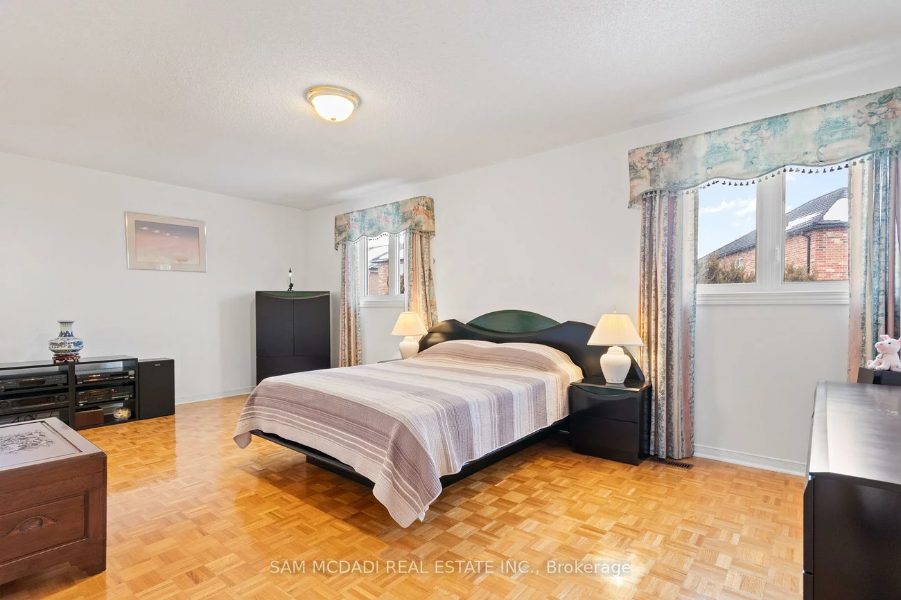 4461, Gladebrook, East Credit, Mississauga