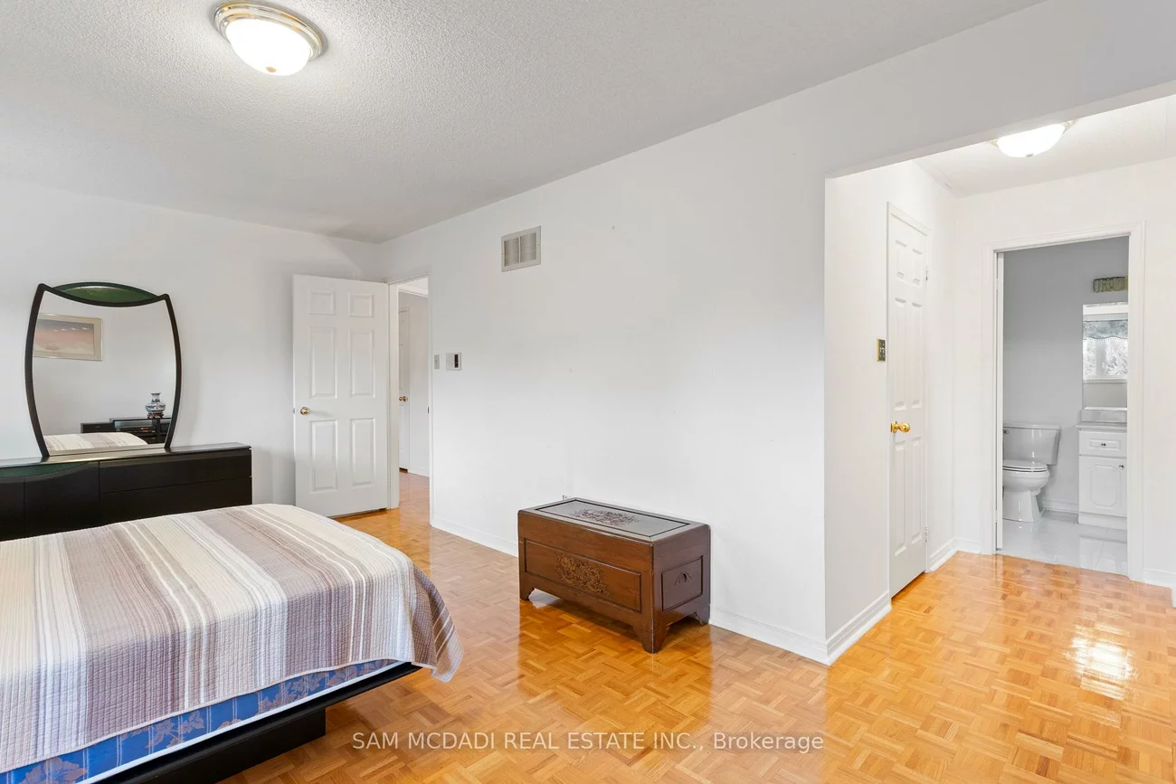 4461, Gladebrook, East Credit, Mississauga