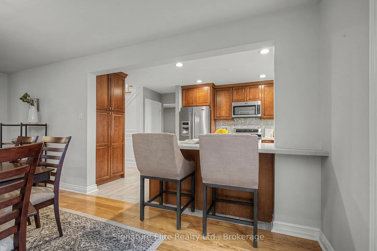 406, Niar, Mineola, Mississauga