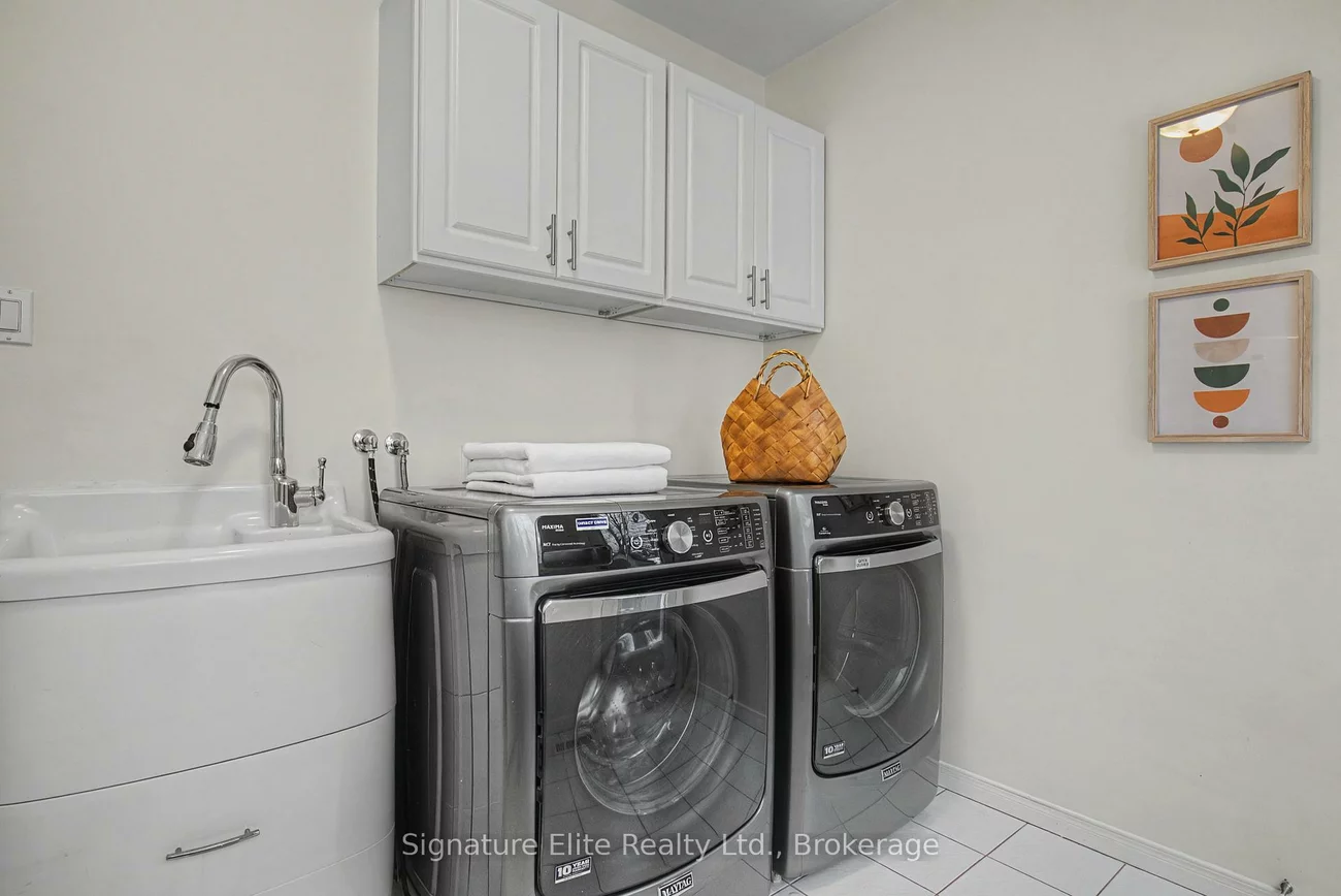 406, Niar, Mineola, Mississauga