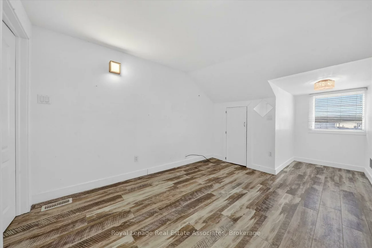 881, Lakeshore, Lakeview, Mississauga