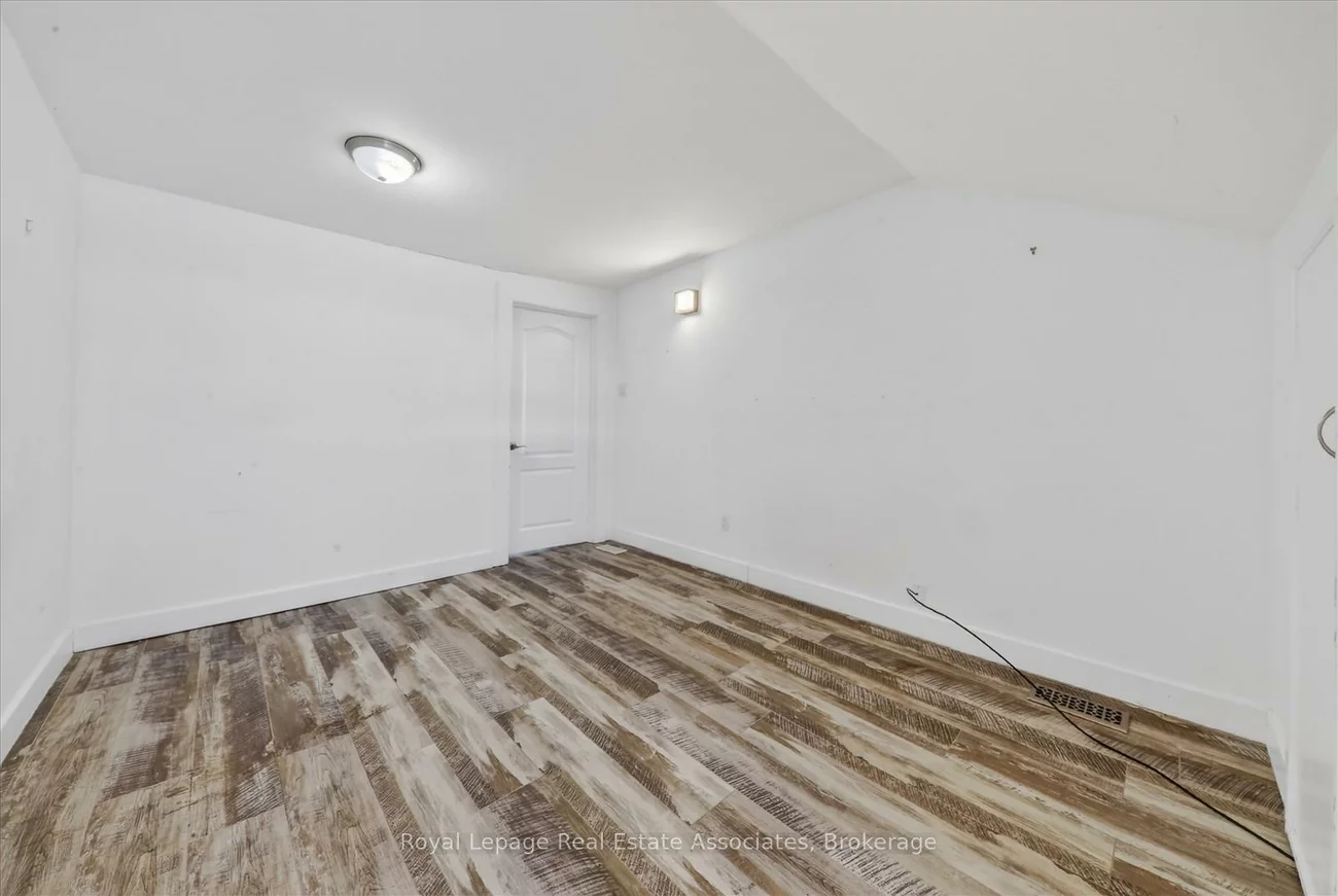 881, Lakeshore, Lakeview, Mississauga