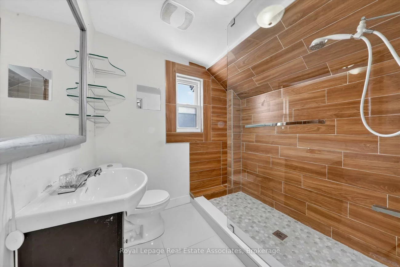 881, Lakeshore, Lakeview, Mississauga