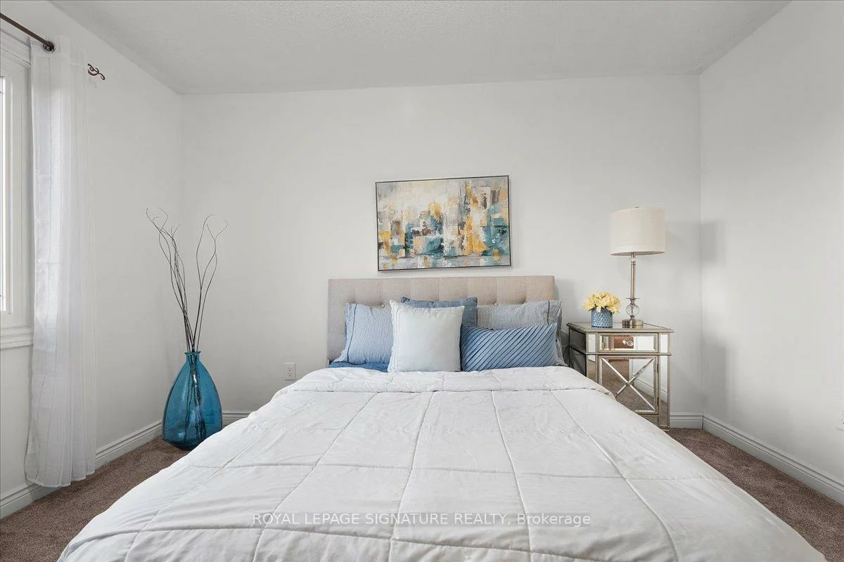 1093, Senlac, East Credit, Mississauga