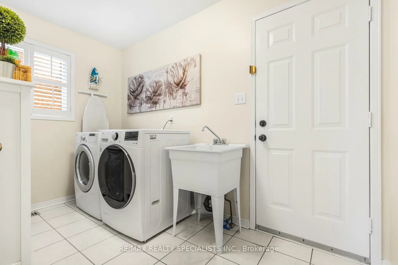 7202, Black Walnut, Lisgar, Mississauga