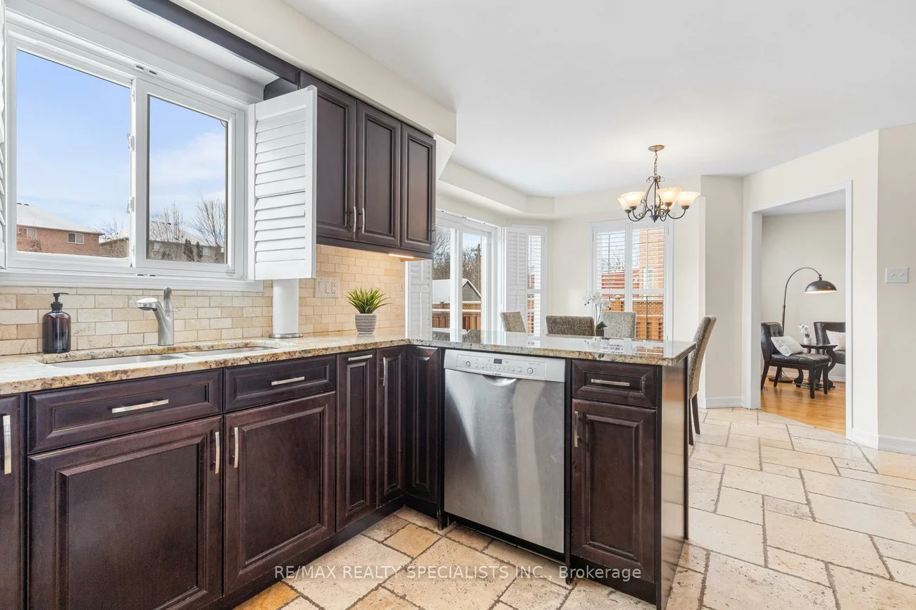 7202, Black Walnut, Lisgar, Mississauga