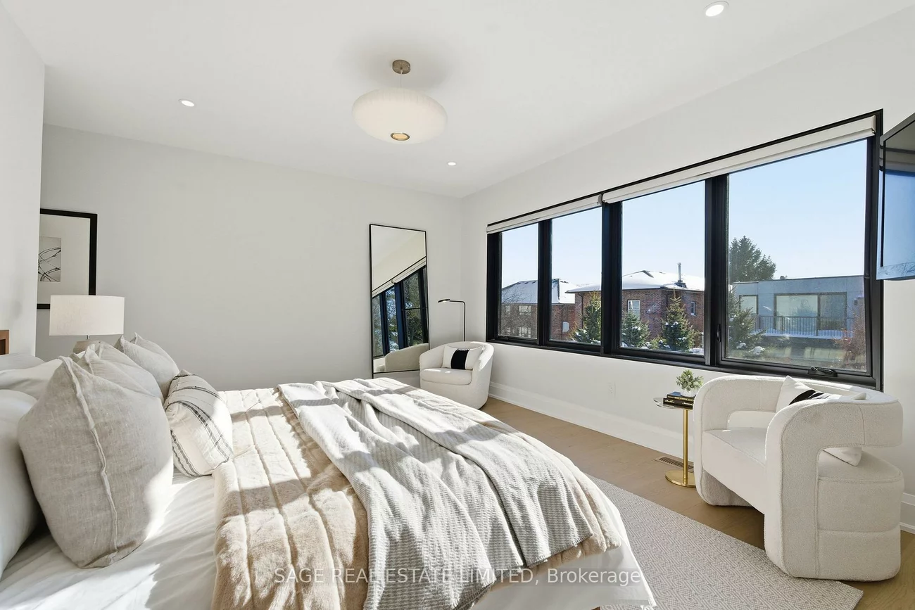 10, Brant, Port Credit, Mississauga