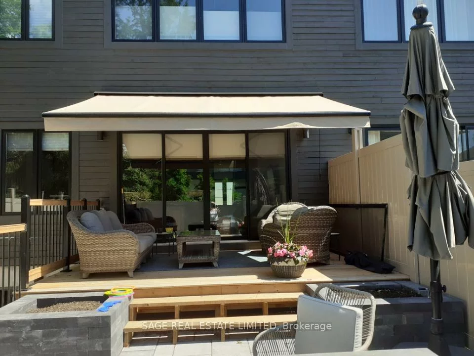 10, Brant, Port Credit, Mississauga