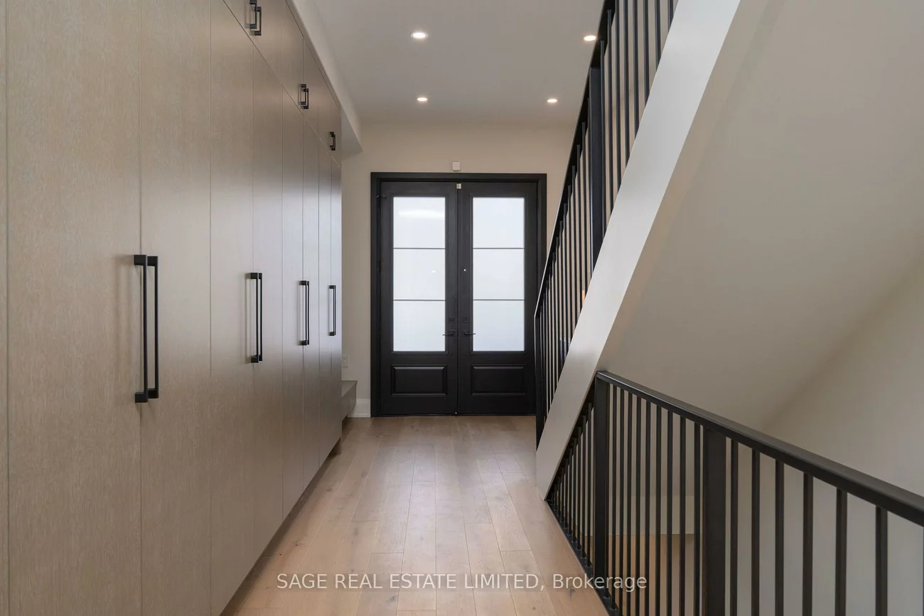 10, Brant, Port Credit, Mississauga