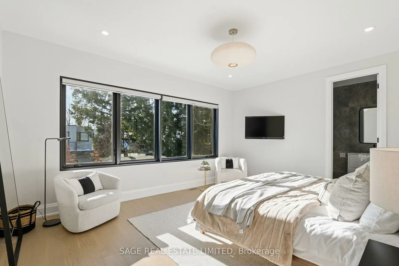 10, Brant, Port Credit, Mississauga