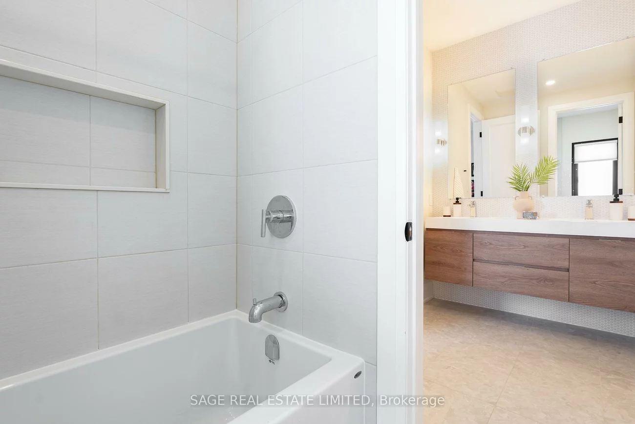 10, Brant, Port Credit, Mississauga