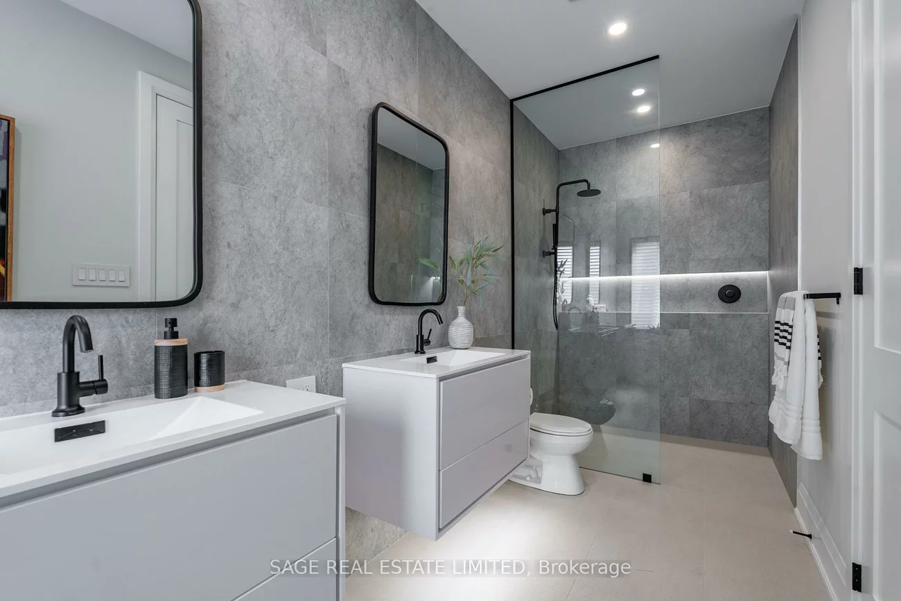 10, Brant, Port Credit, Mississauga