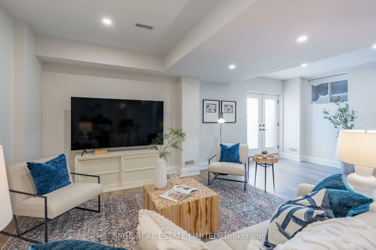 10, Brant, Port Credit, Mississauga