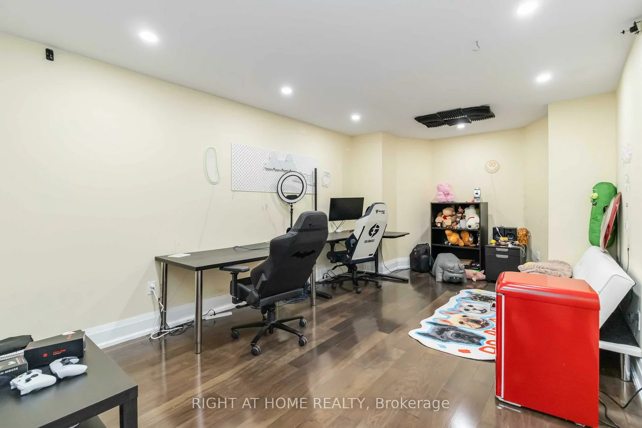 25, Oakwood, Port Credit, Mississauga