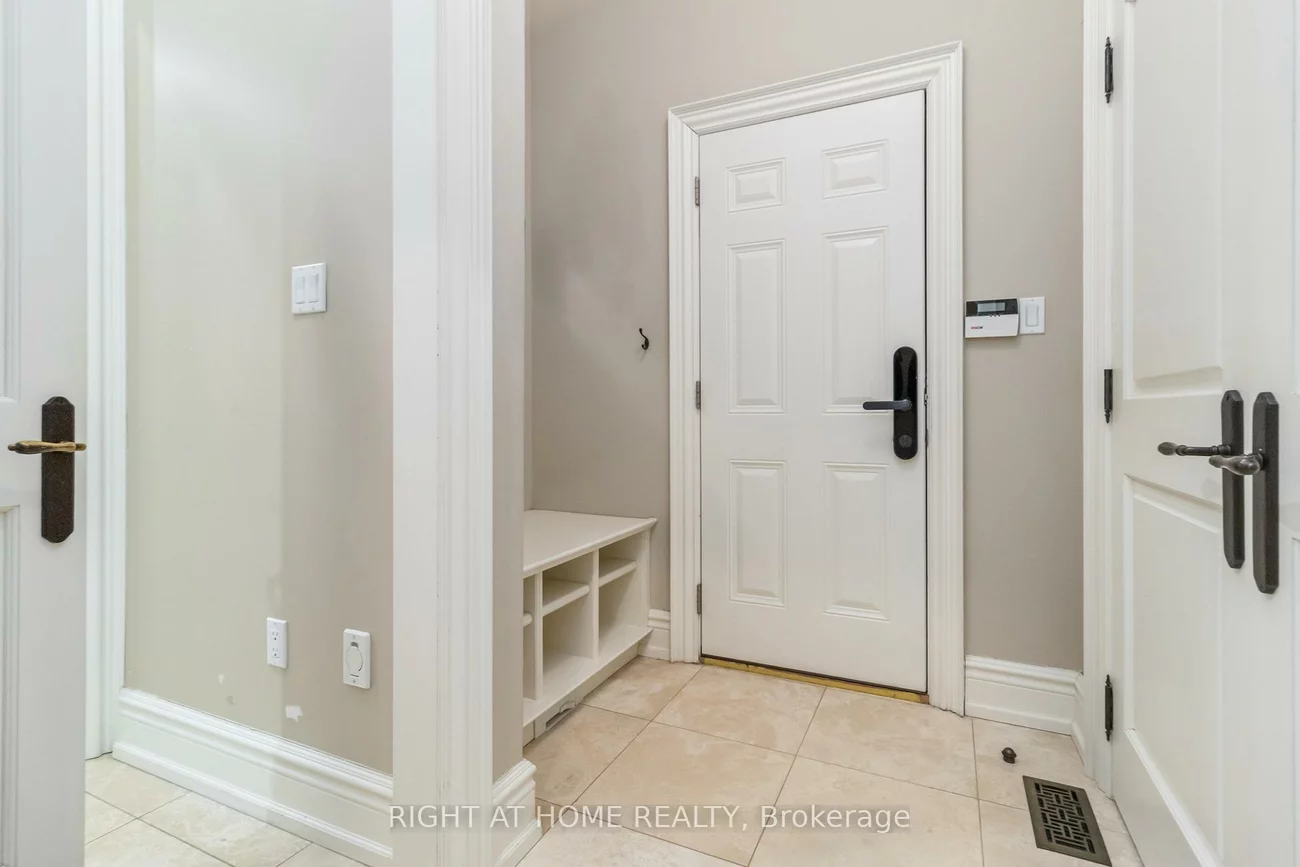 25, Oakwood, Port Credit, Mississauga