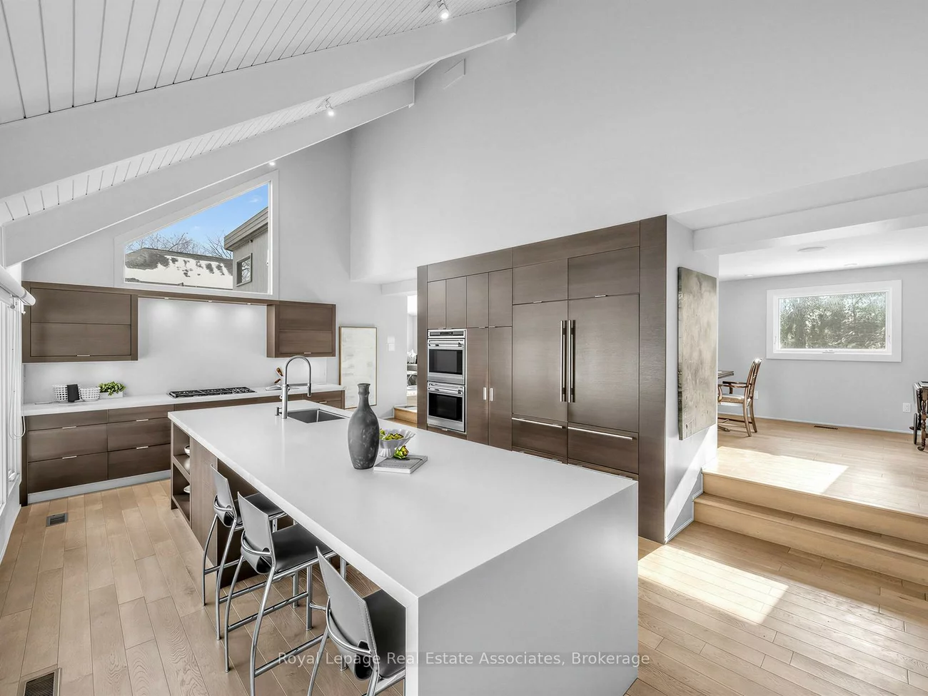 1510, Point O Woods, Mineola, Mississauga