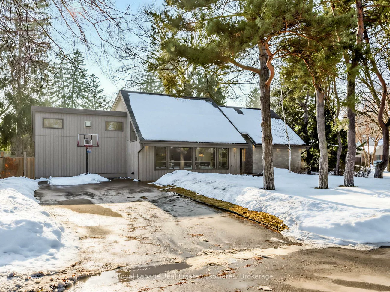 1510, Point O Woods, Mineola, Mississauga