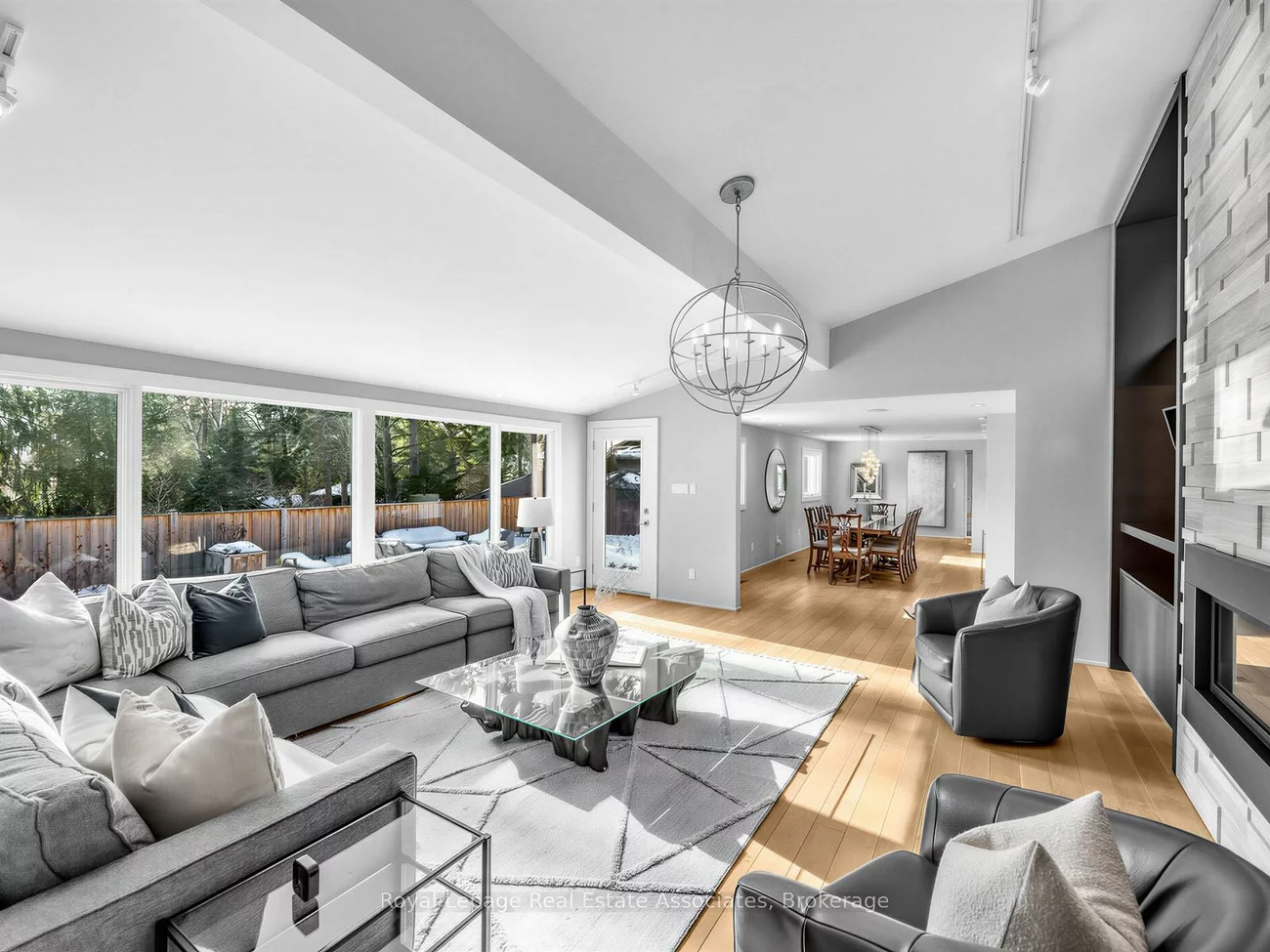 1510, Point O Woods, Mineola, Mississauga