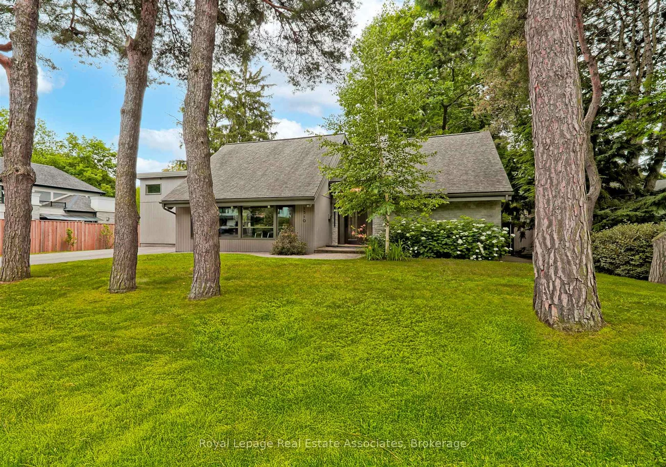 1510, Point O Woods, Mineola, Mississauga