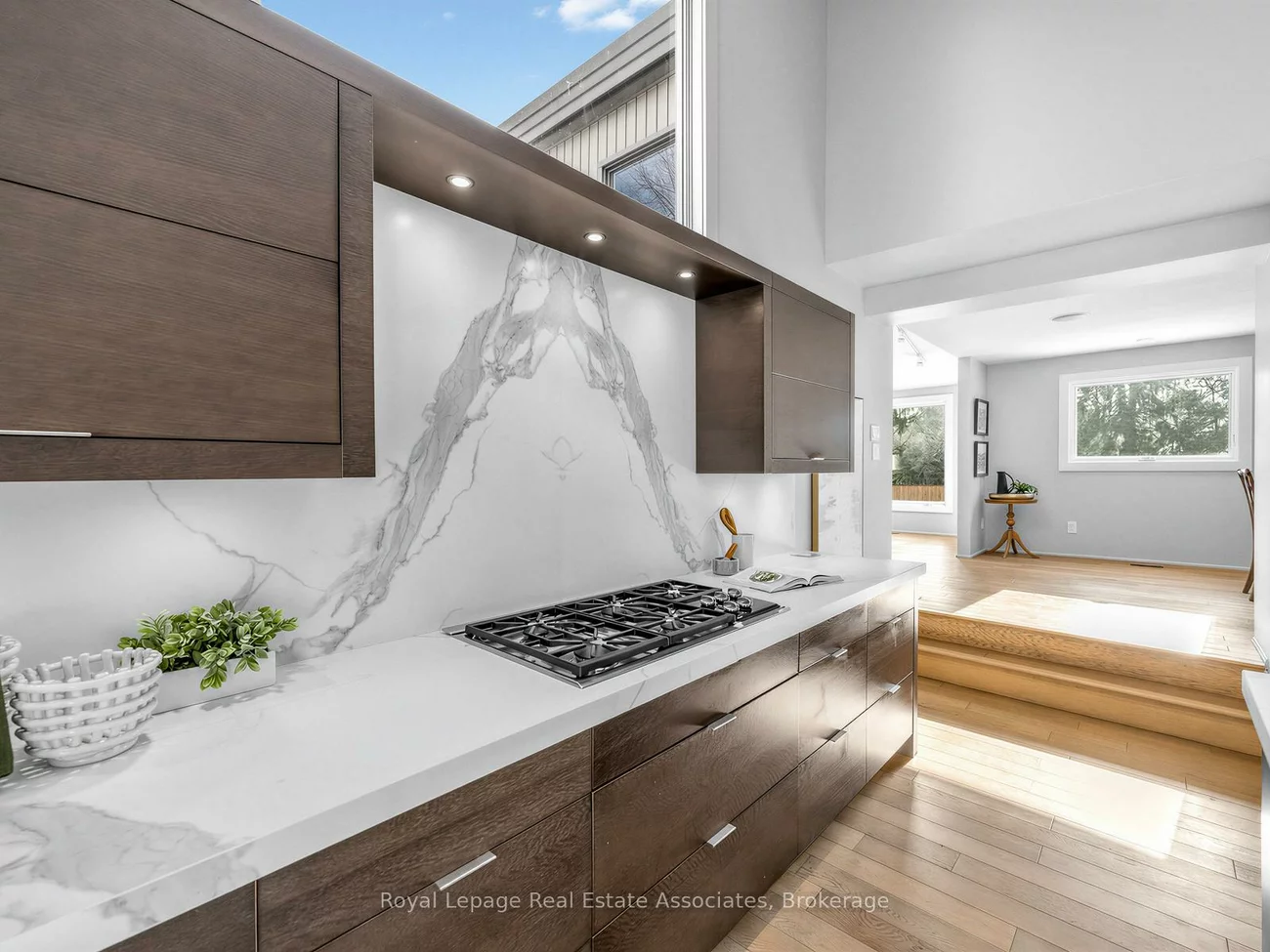 1510, Point O Woods, Mineola, Mississauga