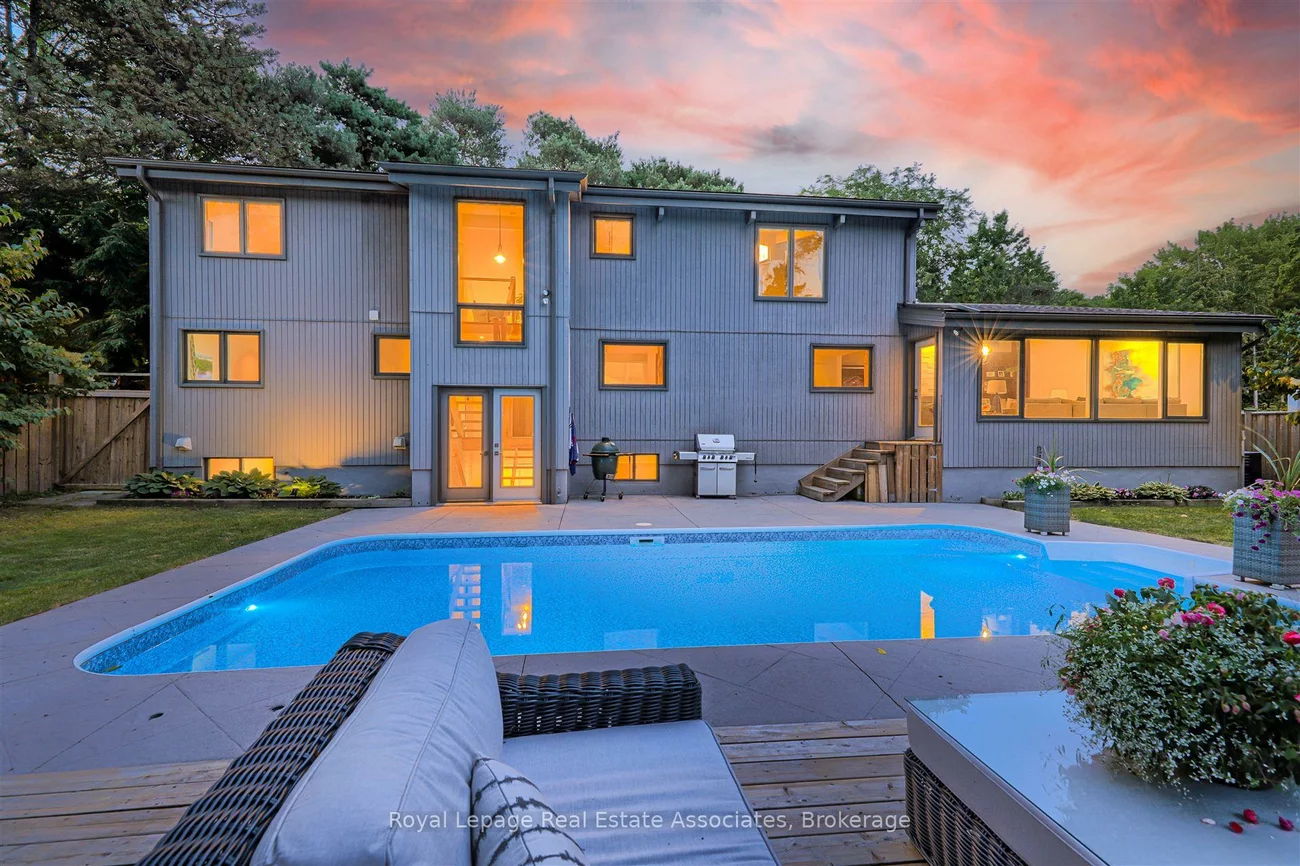 1510, Point O Woods, Mineola, Mississauga