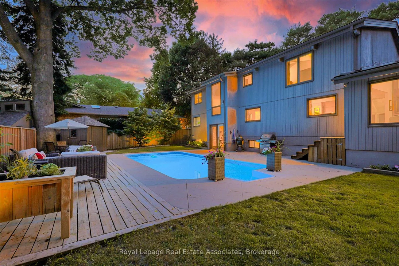 1510, Point O Woods, Mineola, Mississauga