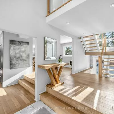 1510, Point O Woods, Mineola, Mississauga