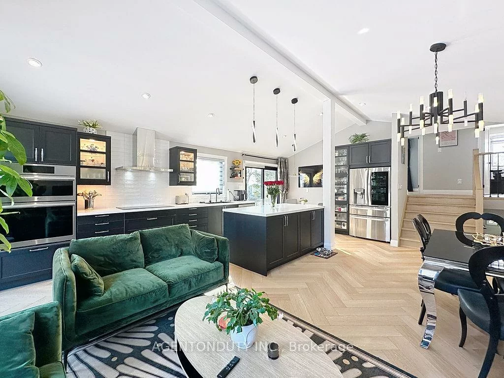 475, Karen Park, Mississauga Valleys, Mississauga