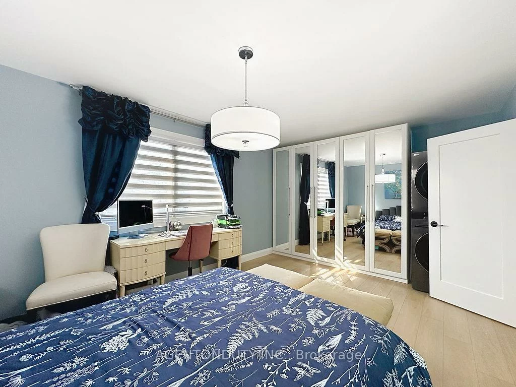 475, Karen Park, Mississauga Valleys, Mississauga