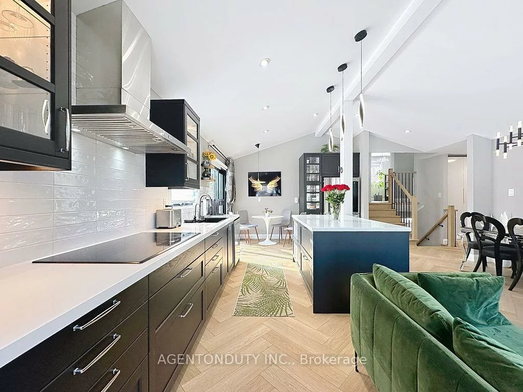 475, Karen Park, Mississauga Valleys, Mississauga