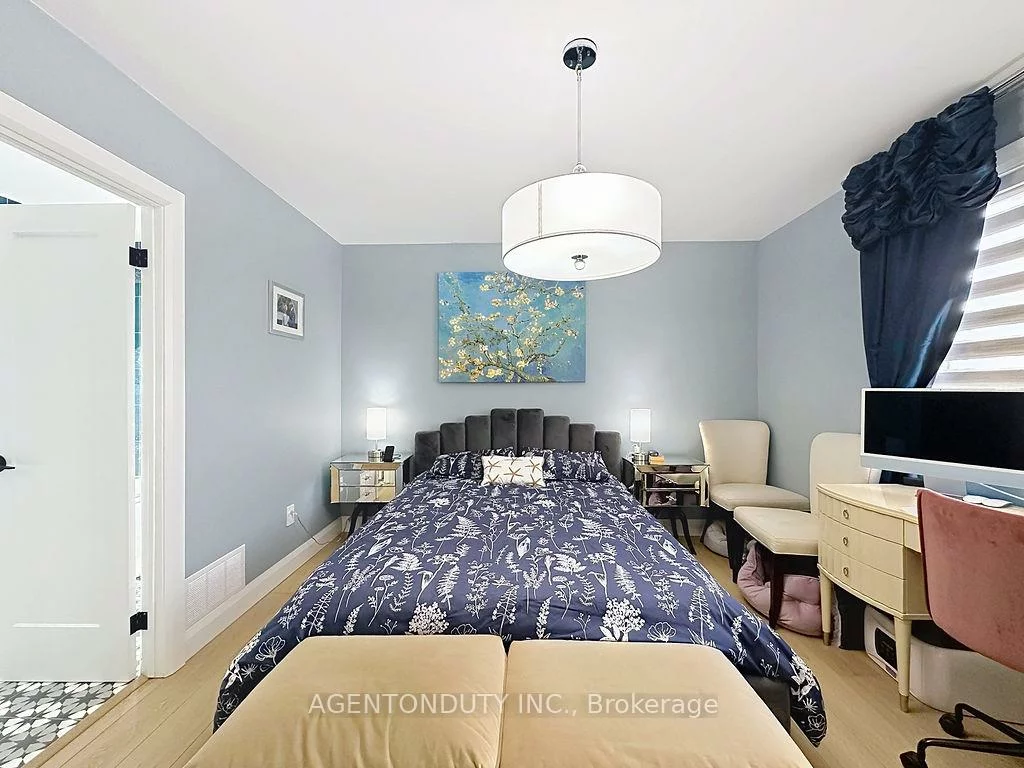 475, Karen Park, Mississauga Valleys, Mississauga