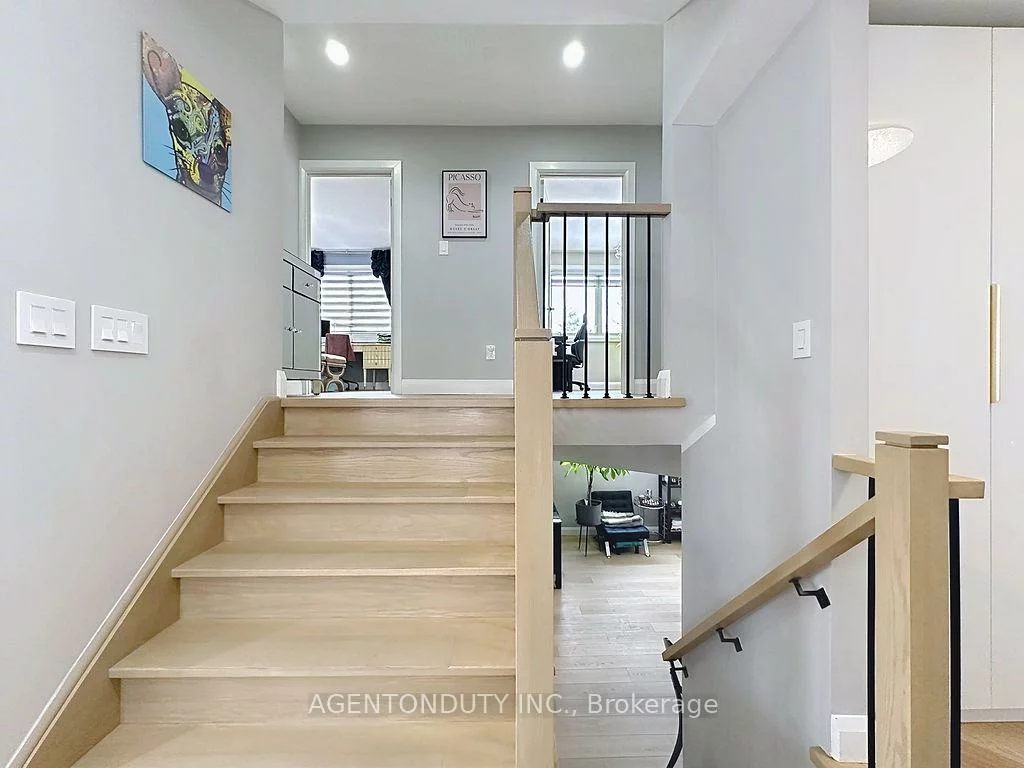 475, Karen Park, Mississauga Valleys, Mississauga