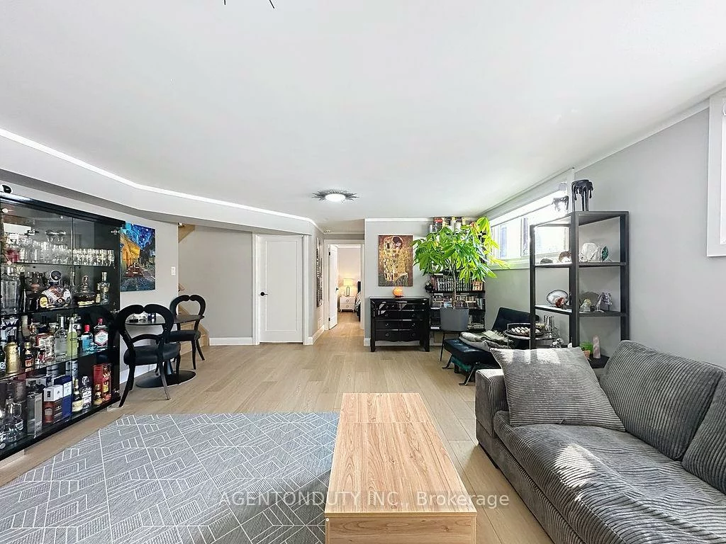 475, Karen Park, Mississauga Valleys, Mississauga