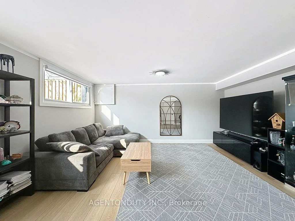 475, Karen Park, Mississauga Valleys, Mississauga