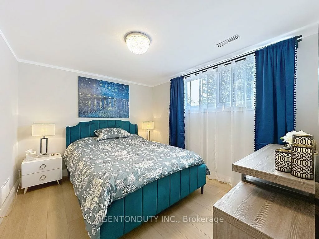 475, Karen Park, Mississauga Valleys, Mississauga