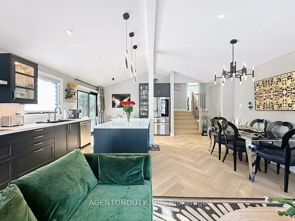 475, Karen Park, Mississauga Valleys, Mississauga