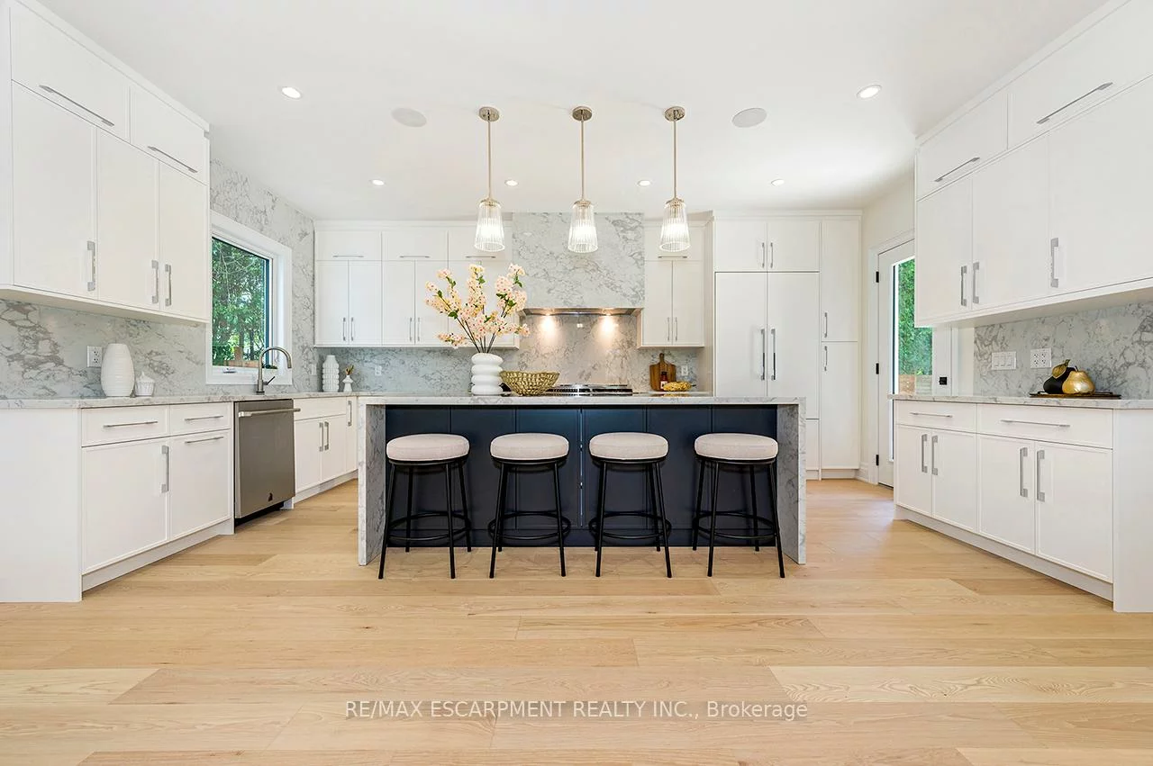 1618, Dogwood, Mineola, Mississauga