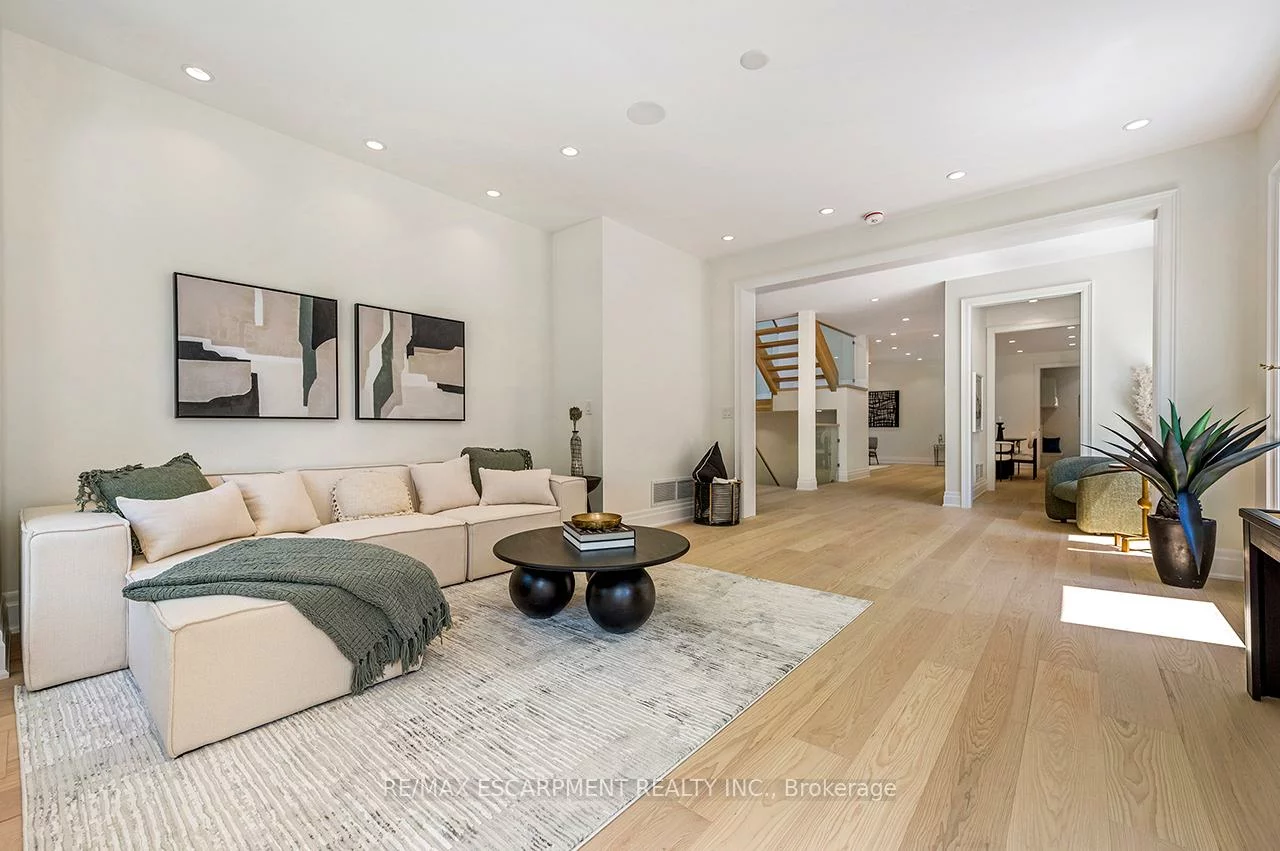 1618, Dogwood, Mineola, Mississauga