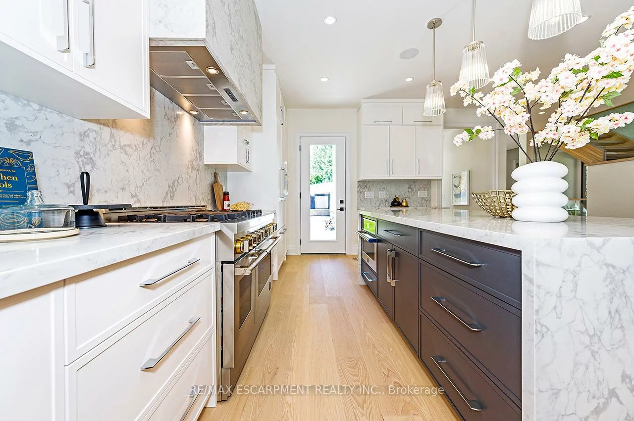 1618, Dogwood, Mineola, Mississauga
