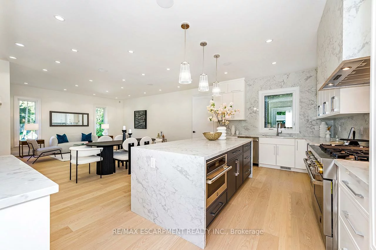 1618, Dogwood, Mineola, Mississauga