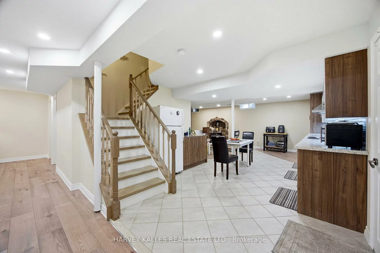 682, Willowbank, Rathwood, Mississauga