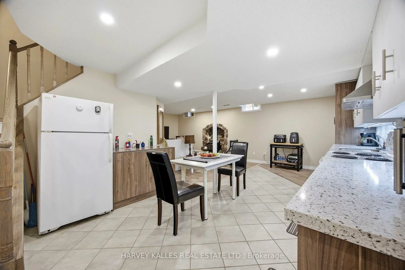 682, Willowbank, Rathwood, Mississauga