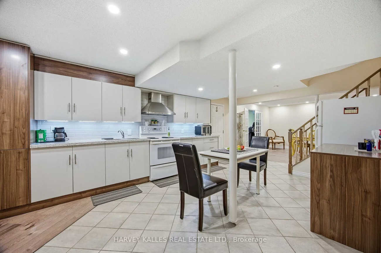 682, Willowbank, Rathwood, Mississauga