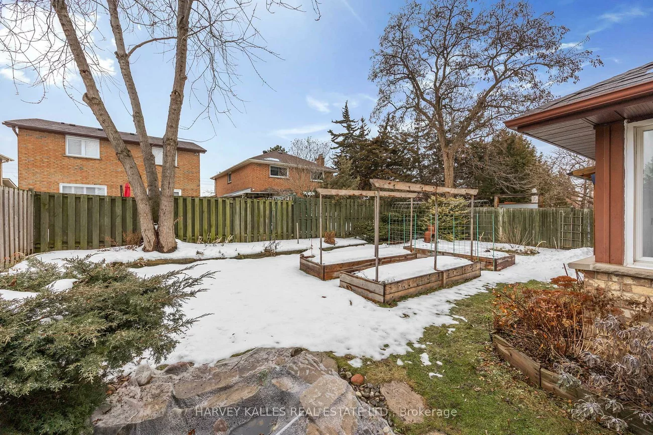682, Willowbank, Rathwood, Mississauga