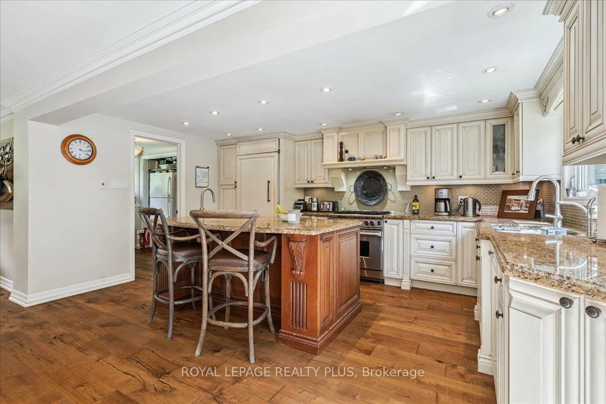 1258, Ravine, Lorne Park, Mississauga