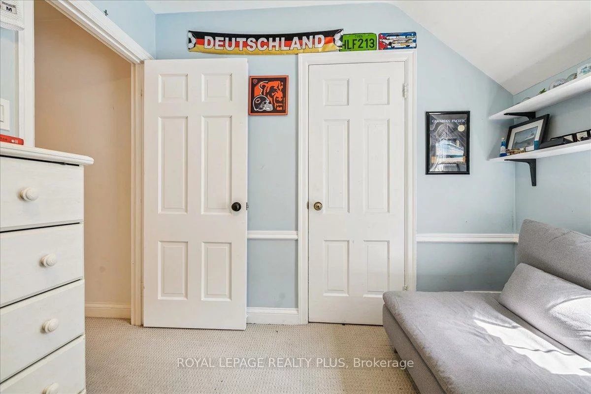 1258, Ravine, Lorne Park, Mississauga