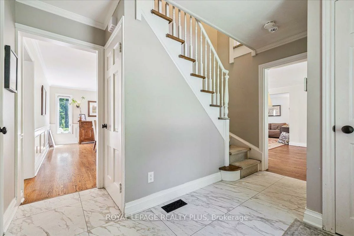 1258, Ravine, Lorne Park, Mississauga