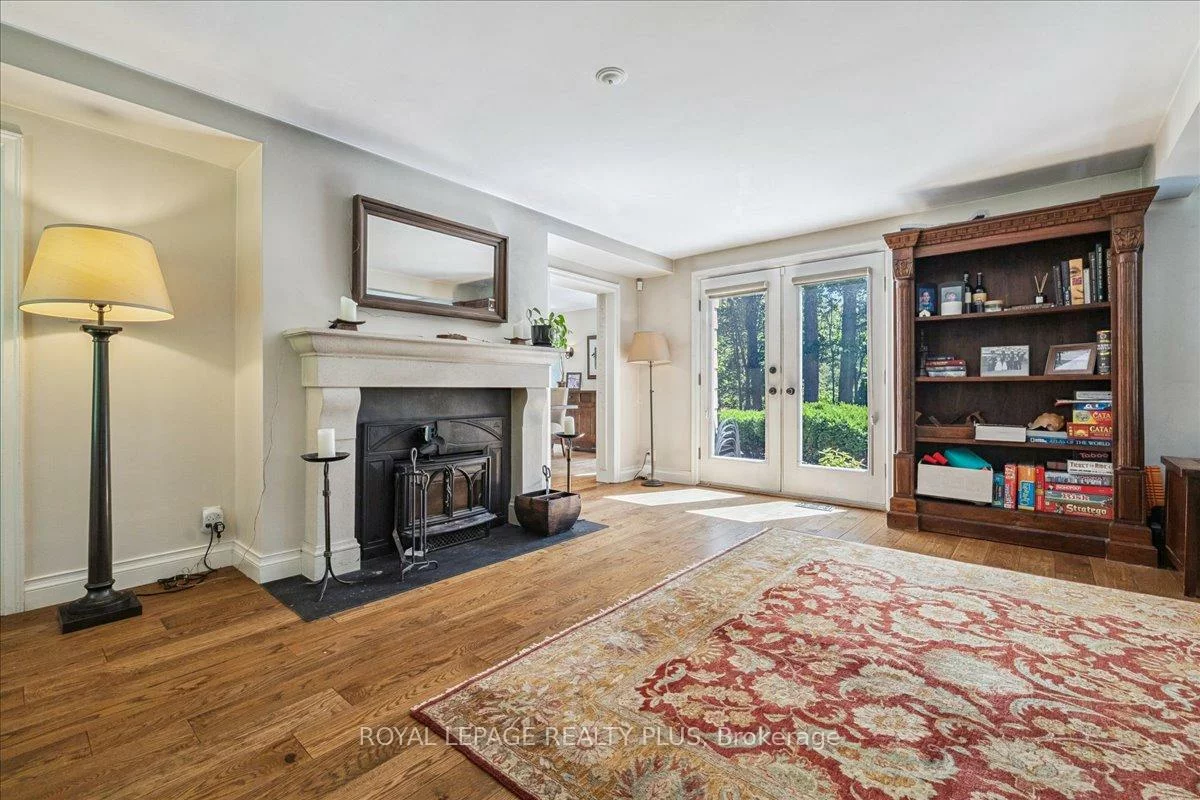 1258, Ravine, Lorne Park, Mississauga