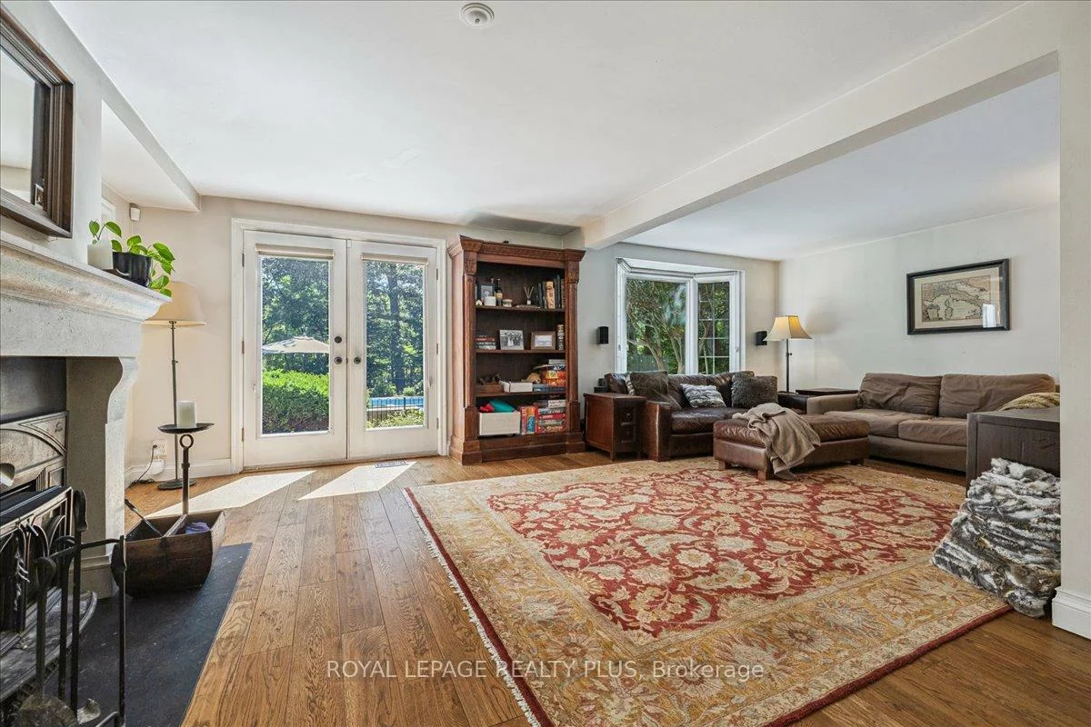 1258, Ravine, Lorne Park, Mississauga