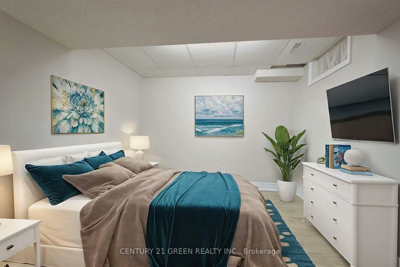 418, Chieftan, Hurontario, Mississauga